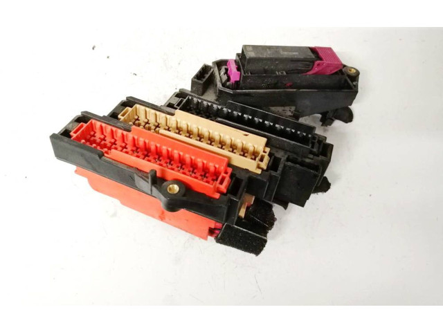   Pojistková skříňka 4e0941817, 4l0971845   Audi Q7 4L 2006