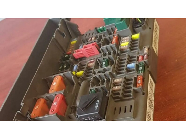 Блок предохранителей 9119446 BMW 1 E81 E87