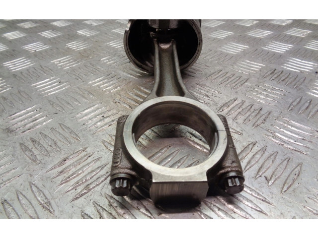 Поршень Audi A3 S3 8P