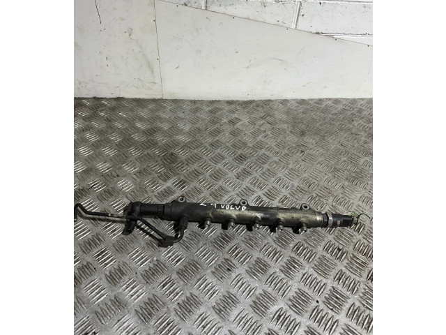 Vstřikovací lišta 8658252 Volvo S80