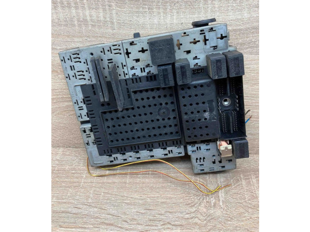 Блок предохранителей 9494673, 99W143   Volvo S80