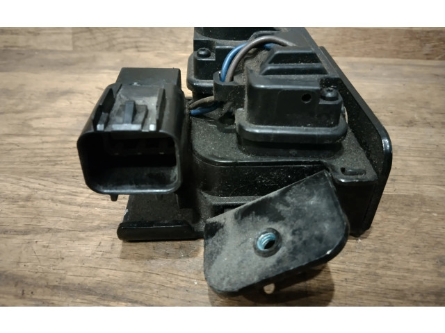 Zámek zadních dveří Opel Antara 2010