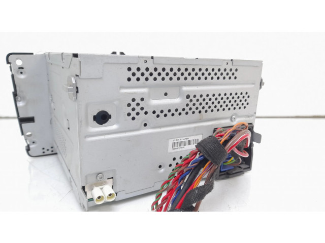 Радио/ проигрыватель CD/DVD / навигация