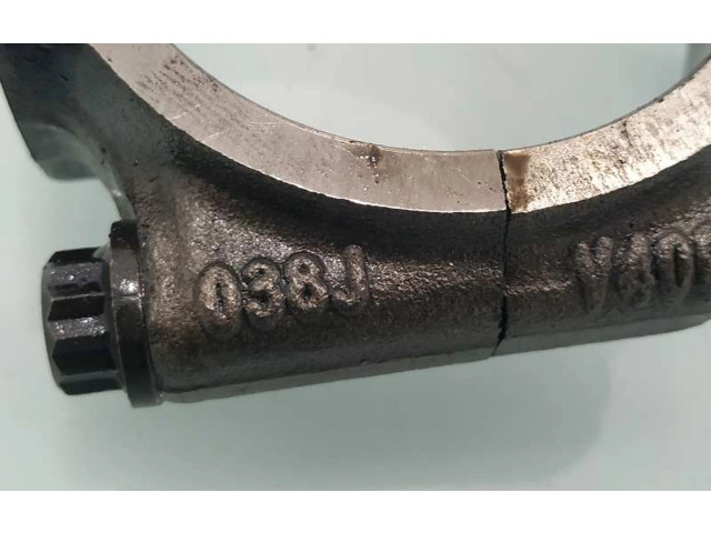  Поршень с шатуном  038J  Volkswagen PASSAT B6  