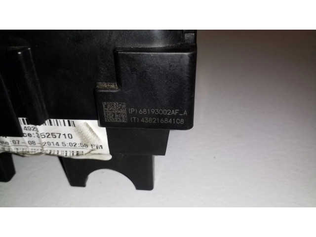 Блок предохранителей 68193002AF Jeep Cherokee