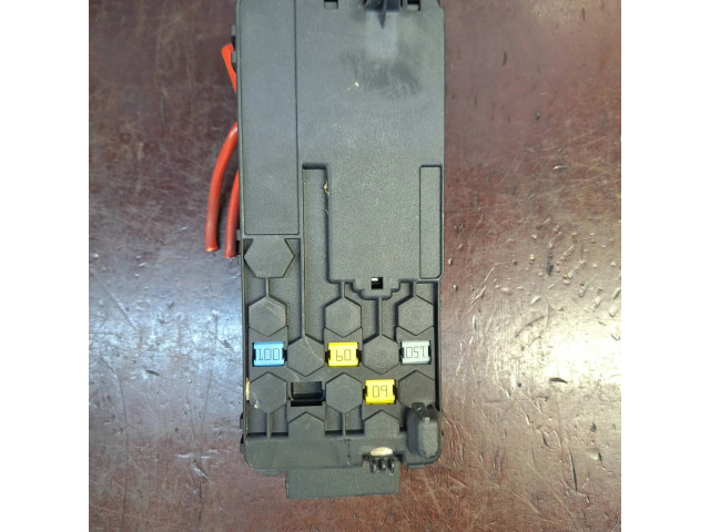 Блок предохранителей 2115452601 Mercedes-Benz R W251