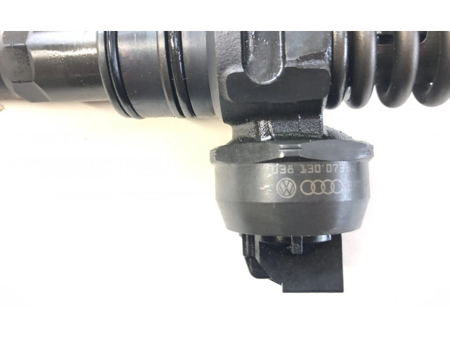 Комплект форсунок 0414720312, 038130073BQ Skoda Octavia Mk2 (1Z) BMM