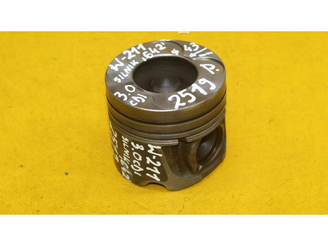 Píst Mercedes-Benz S W221
