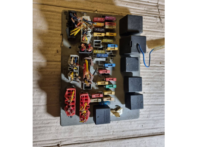 Pojistková skříňka 13NVVJ Renault Espace II 1995