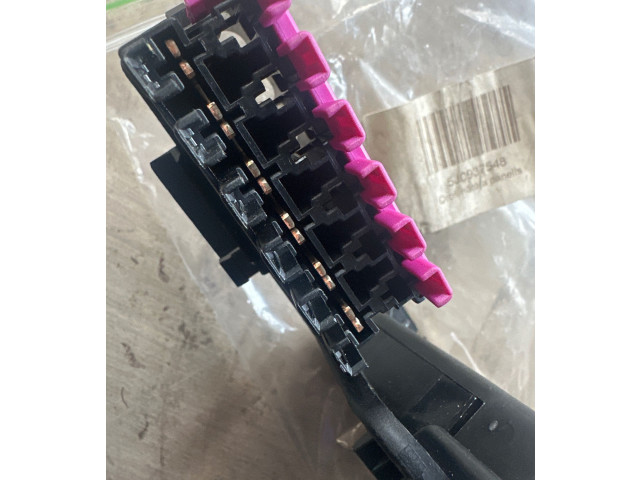 Рулевая рейка  Блок предохранителей 5J0937548   Skoda Roomster (5J) 2006 - 2015 года