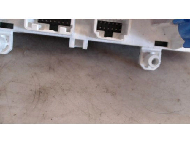 Блок управления климат-контролем 275704632R   Renault Clio IV