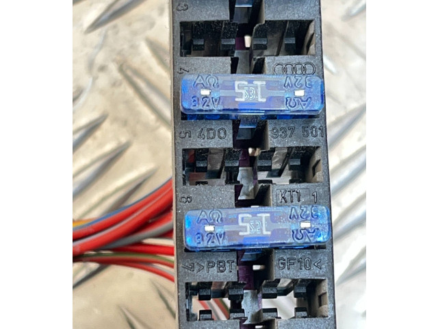 Блок предохранителей  4D0937501   Audi A6 S6 C6 4F    