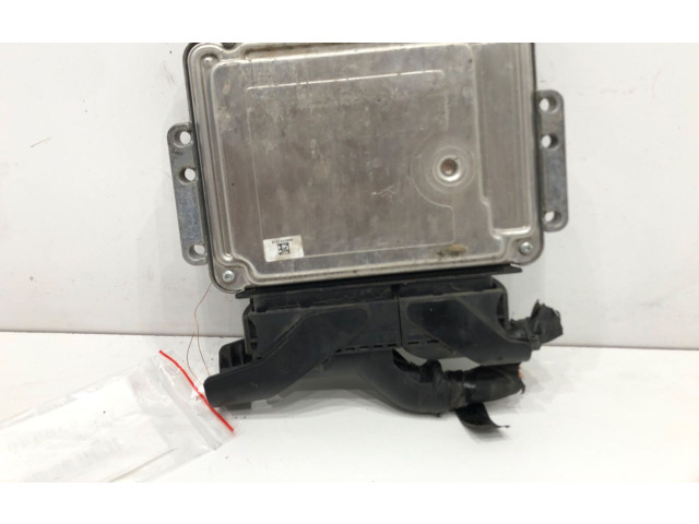 Блок управления двигателем ECU