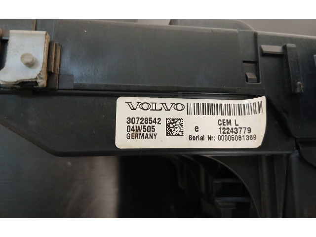 Блок предохранителей 30728542, 12243779 Volvo V70