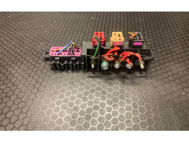 Блок предохранителей 8L0941822A, 896068500 Audi A6 S6 C5 4B