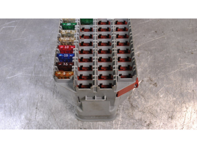 Блок предохранителей    Volvo V70    