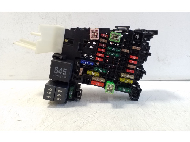 Блок предохранителей 5Q0937615C Volkswagen Golf VII