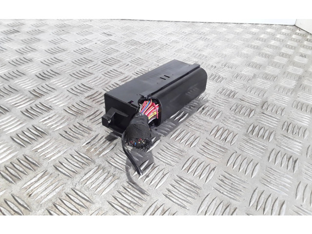 Блок предохранителей 63593576   Skoda Fabia Mk1 (6Y)    