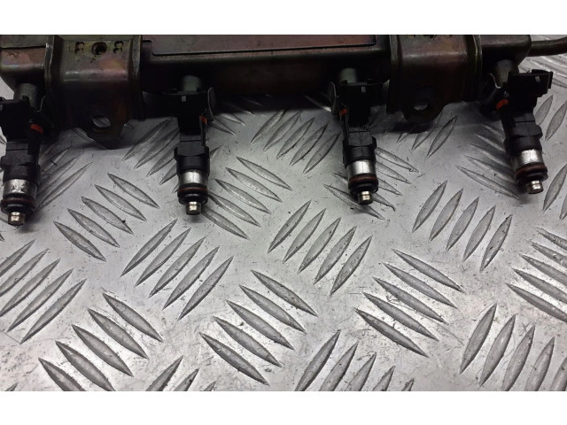 Vstřikovací lišta 16600-AX200   Nissan Micra     