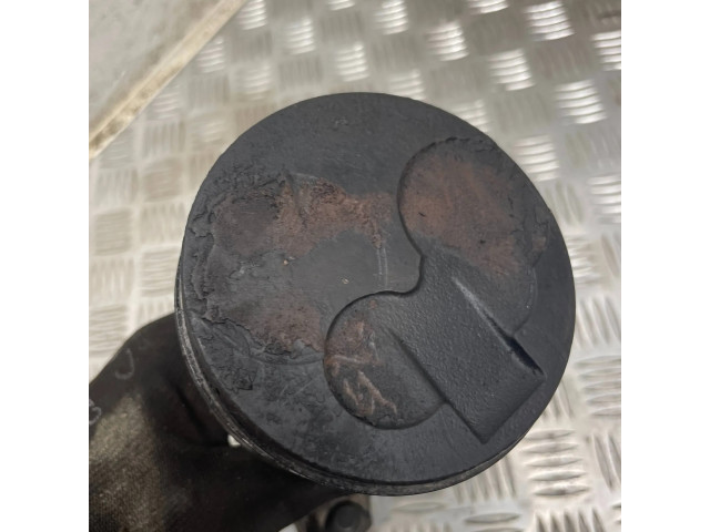 Píst 620 Mitsubishi Pajero pro naftový motor 2.8