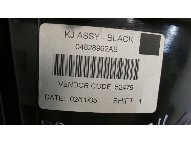 Спидометр (приборный щиток) P56010538AF   Jeep Liberty