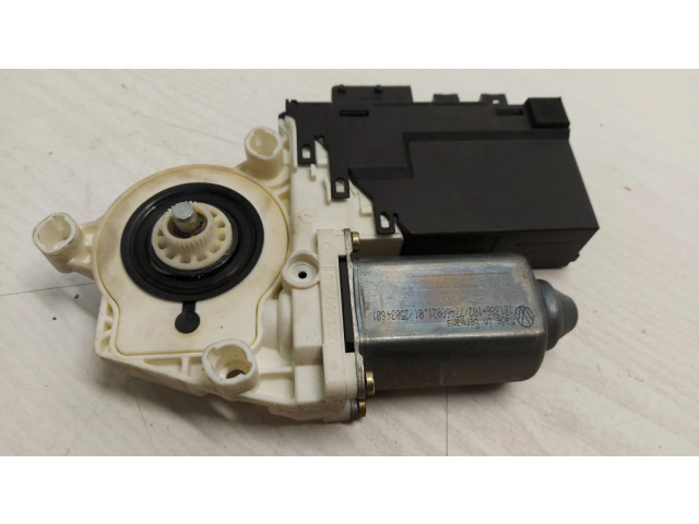 Передний двигатель механизма для подъема окон