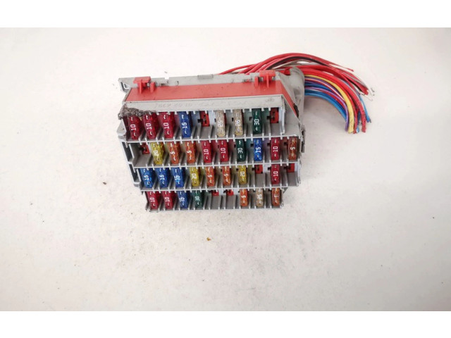 Блок предохранителей 9162439, 9162439 Volvo V70