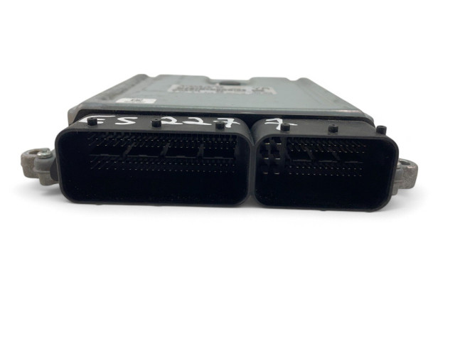 Блок управления двигателем Блок управления 31303095AC, 0281016616   Volvo V70