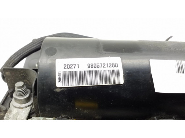 Другая деталь отсека двигателя