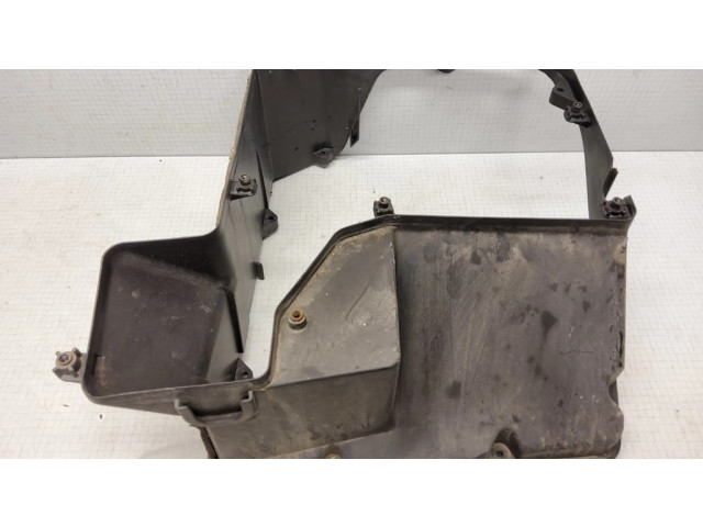 Другая деталь отсека двигателя