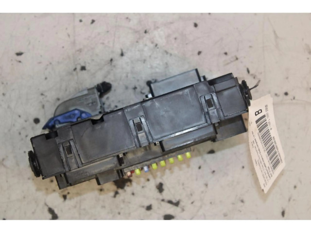 Блок предохранителей    Jeep Renegade    