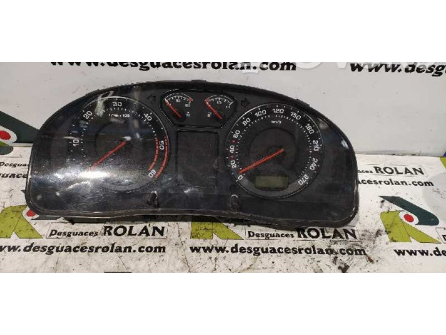 Панель приборов 3U0920811D Skoda Superb B5 (3U)