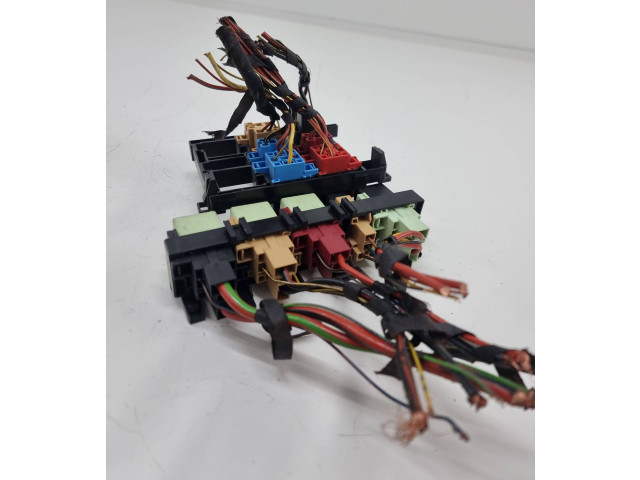 Pojistková skříňka Volkswagen Tiguan 2012