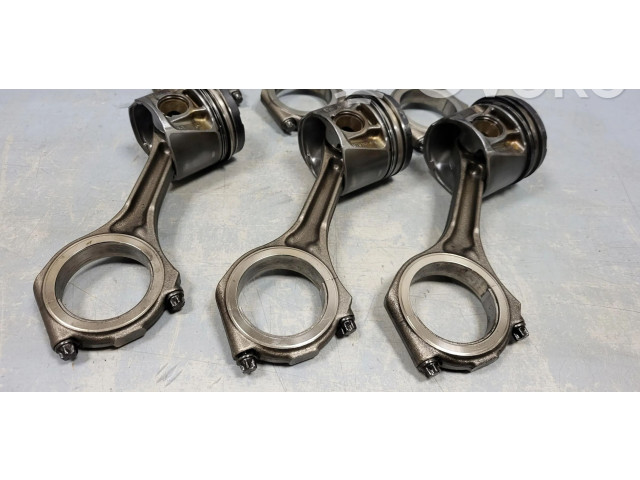 Píst 059J Audi A4 S4 B6 8E 8H