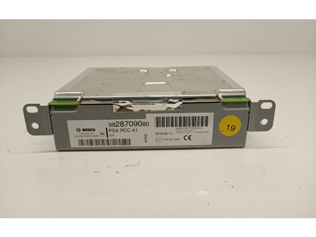 Радио/ проигрыватель CD/DVD / навигация