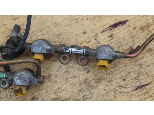 Топливная рампа 17522AA572 Subaru Forester SF