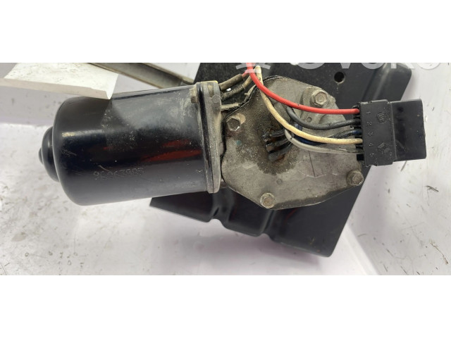 Моторчик дворников     Renault Trafic I