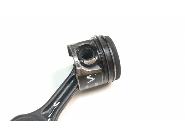 Píst Ford Focus pro naftový motor 1.6