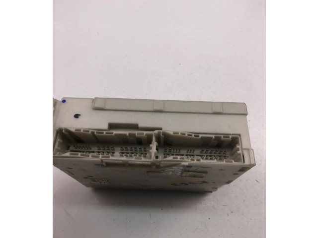 Pojistková skříňka 8273030B63 Lexus GS 250 350 300H 450H 2013