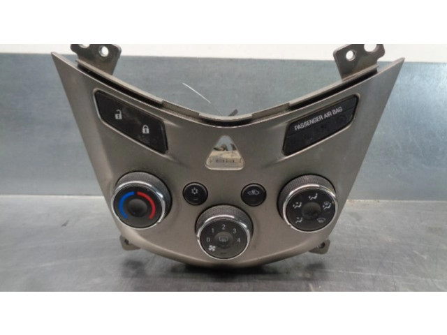 Блок управления климат-контролем 95164452, 20T384452K Chevrolet Aveo