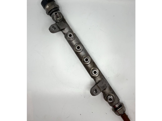 Топливная рампа 03L130089 Audi A3 S3 8P для двигателя CBAB