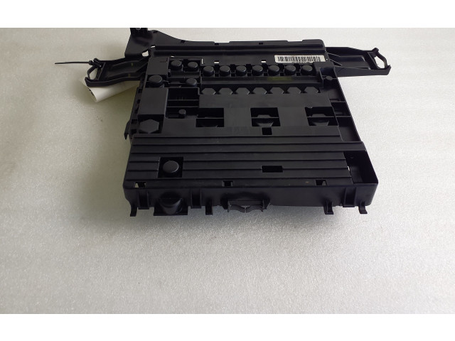   Pojistková skříňka 97061030300   Porsche Panamera (970) 2010