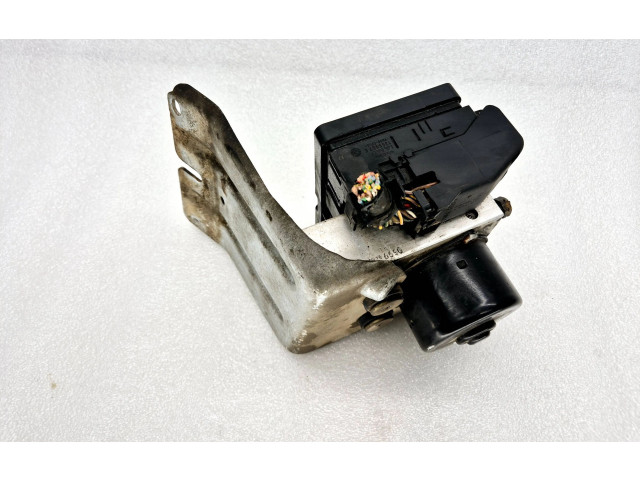 Блок АБС 8671224, P8671225   Volvo  V70  2000 - 2004 года