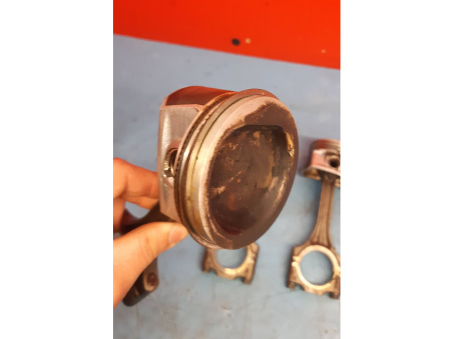 Píst Volkswagen Polo IV 9N3 BMD