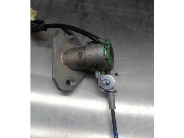 Zámek zadních dveří    Lexus IS 220D-250-350 2005