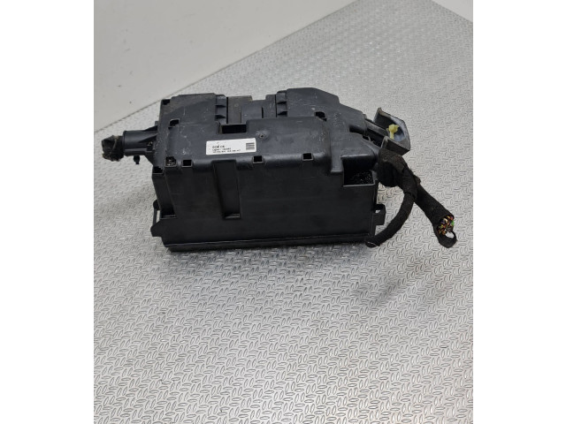 Блок предохранителей 13292736   Opel Meriva B    