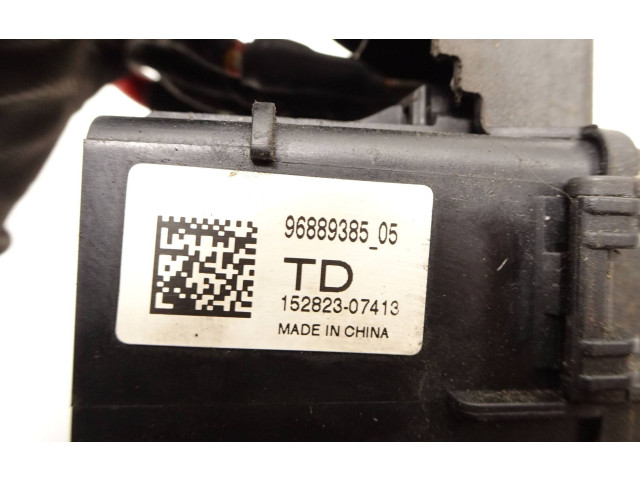 Блок предохранителей 96889385, 15282307413   Chevrolet Orlando    