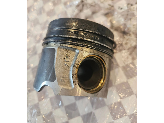 Píst FMN, ACH   Audi Q7 4M     