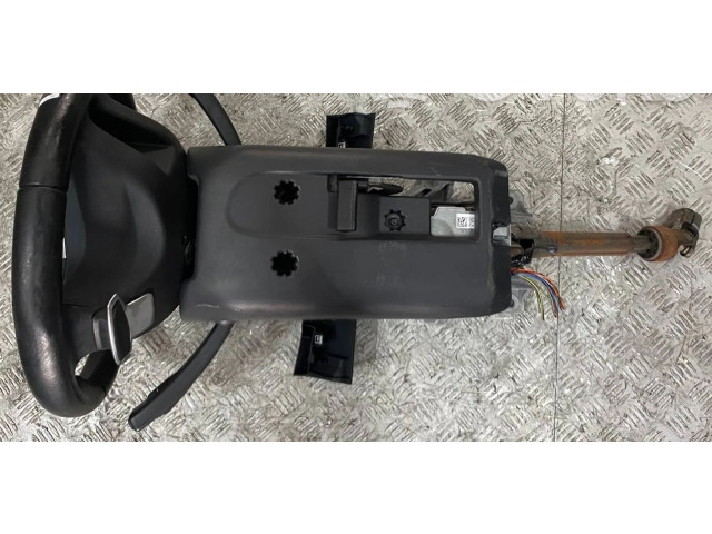 Подушка безопасности водителя 665681001F, MRSU5670655   Volvo XC90