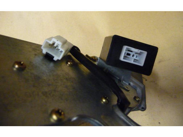 Моторчик заднего дворника 2871015U00    Nissan Skyline